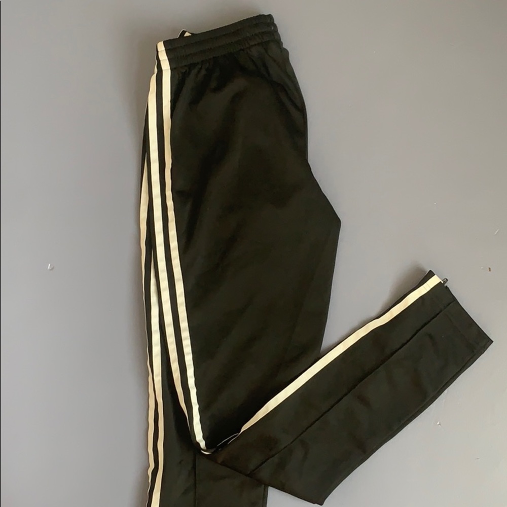 Joggers - Picture 3 of 3
